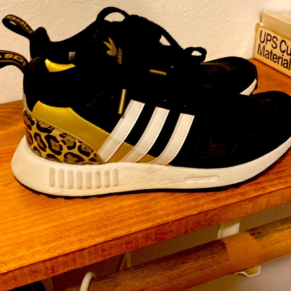 Adidas black and leopard print size 7